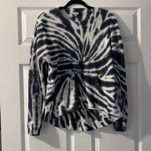 Tie die crew neck sweatshirt.
